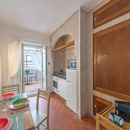 Apartment Trevi Domus Avignonesi Rome