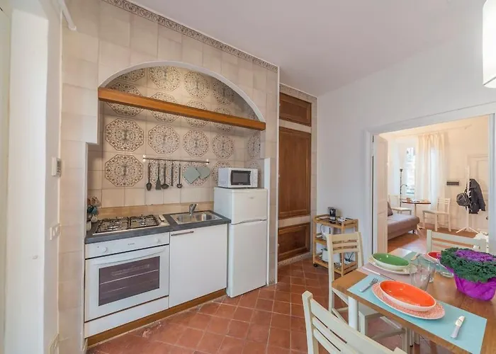 Trevi Domus Avignonesi Rome